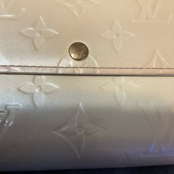 Louis Vuitton Vernis Sarah Monogram Wallet - Picture 6 of 7